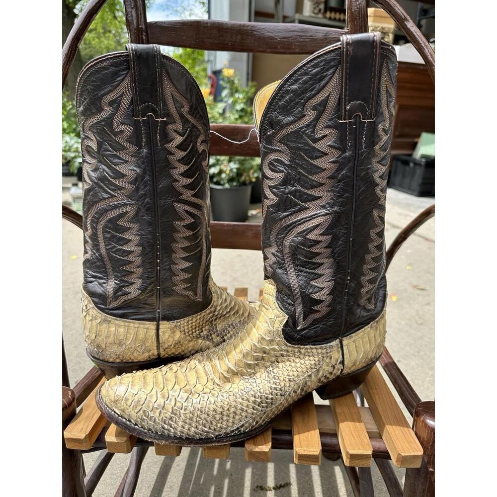Justin Boots Black and Tan Cowboy Boots